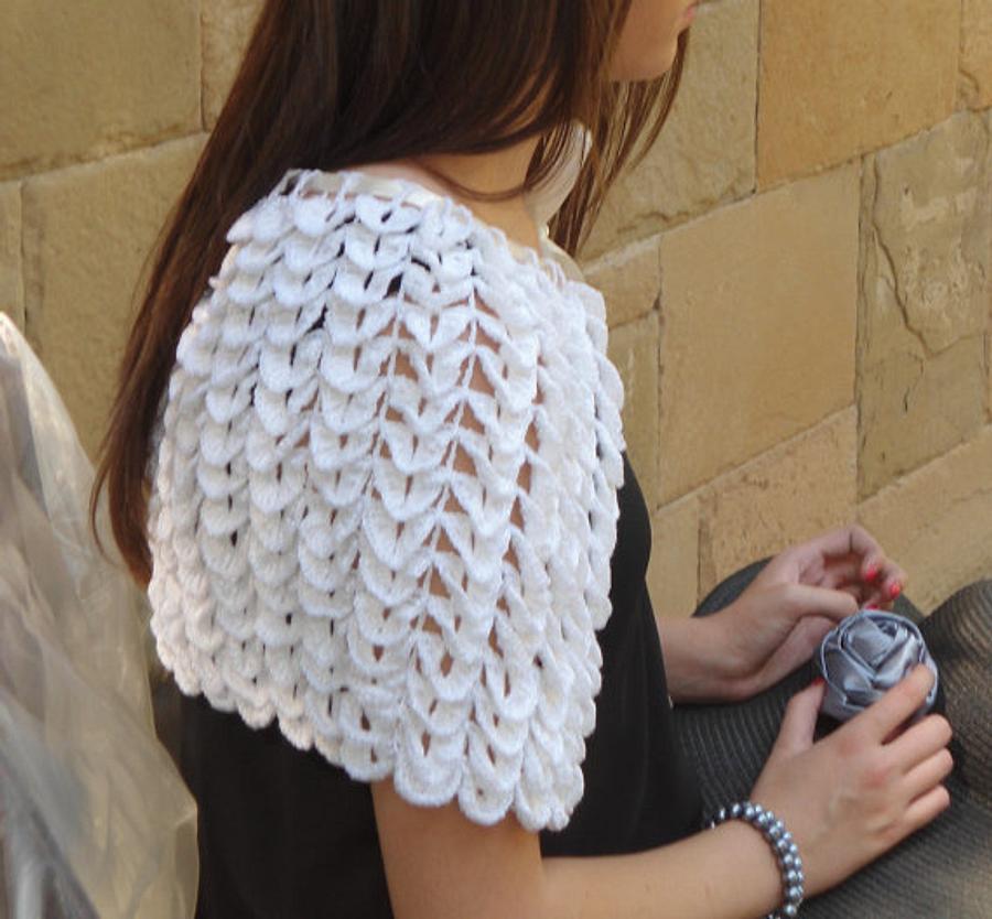 Crocheted White Shrug, Wedding Crocodile Shrug, Wedding Capelet, Elegant Bridal Accessory