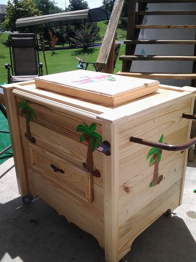 tropical patio cooler cart out of pallet boards