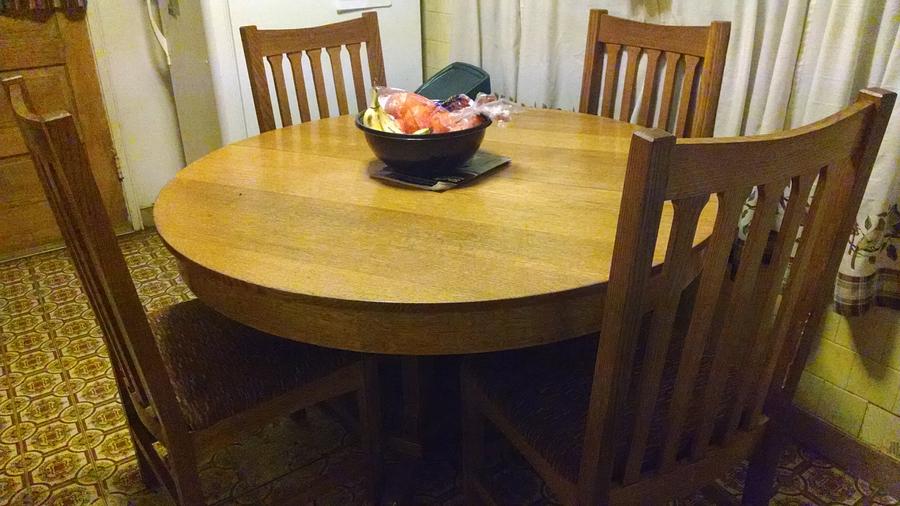 Round oak table.