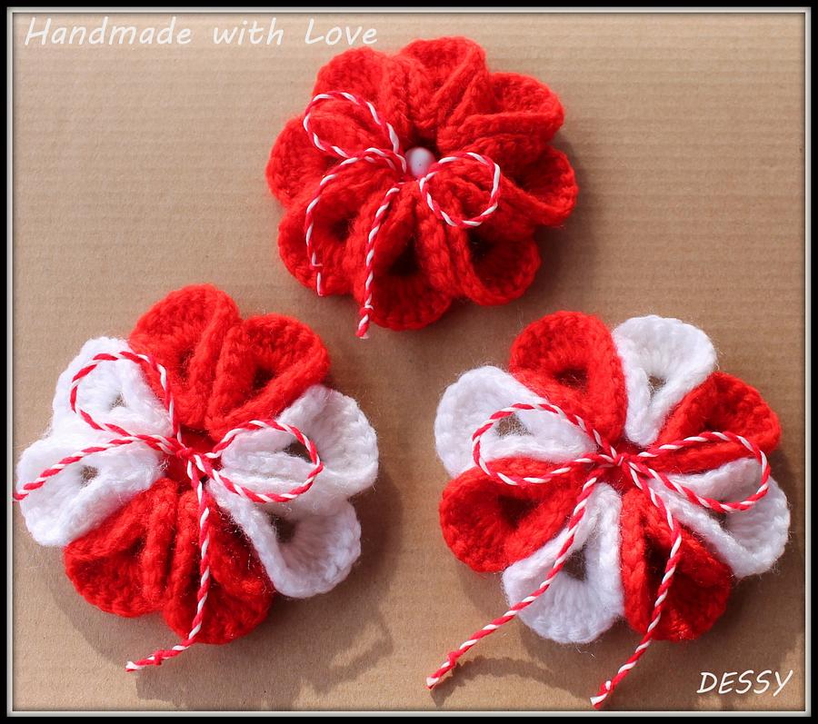  Crochet flower broochs(Martenitsa)