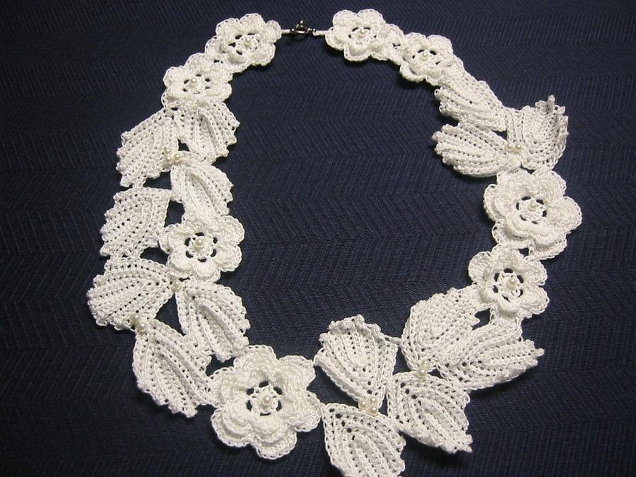 Irish crochet necklace