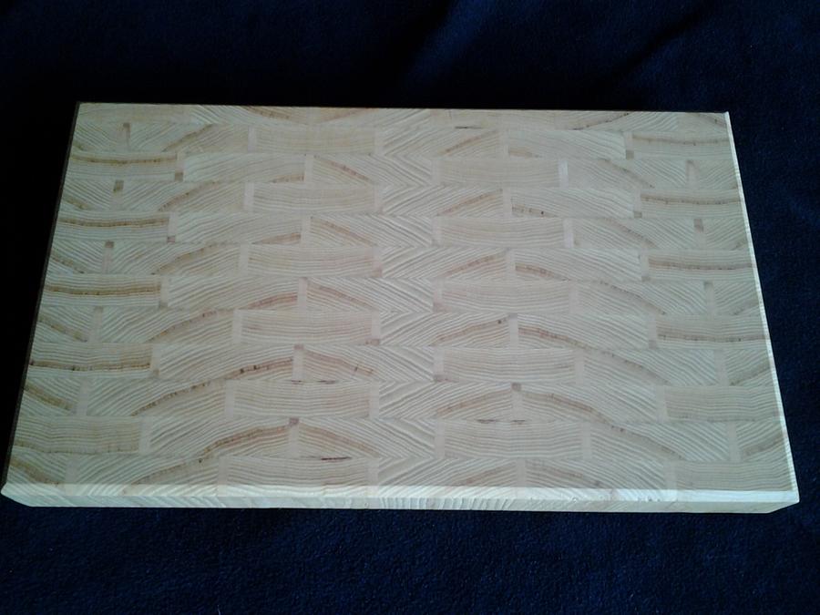 End grain cutting board