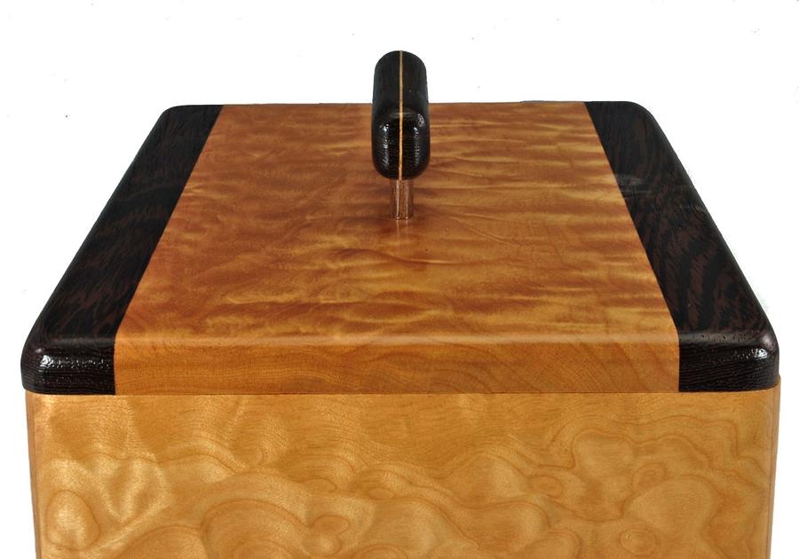 Quilted maple & Wenge Lift Top Box