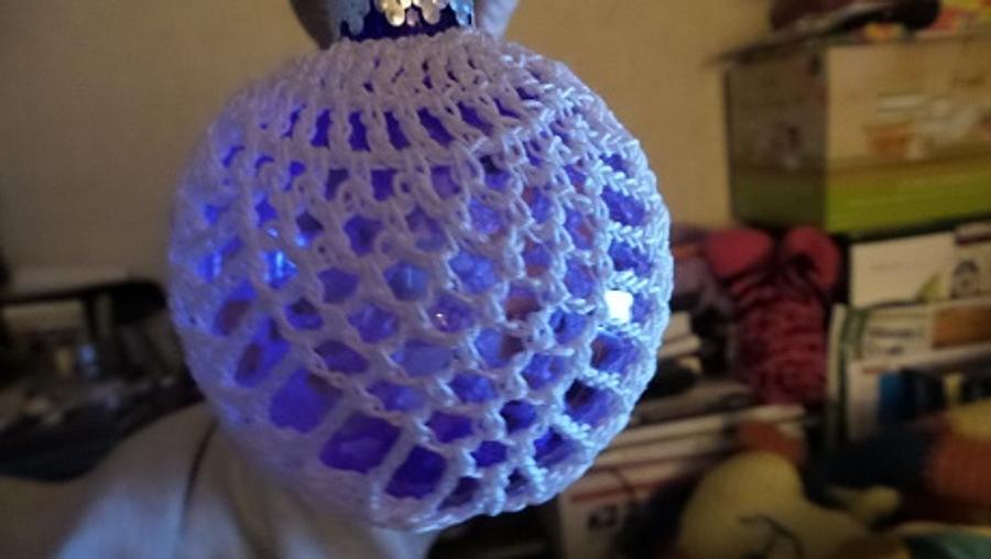 Crochet ornament bulb