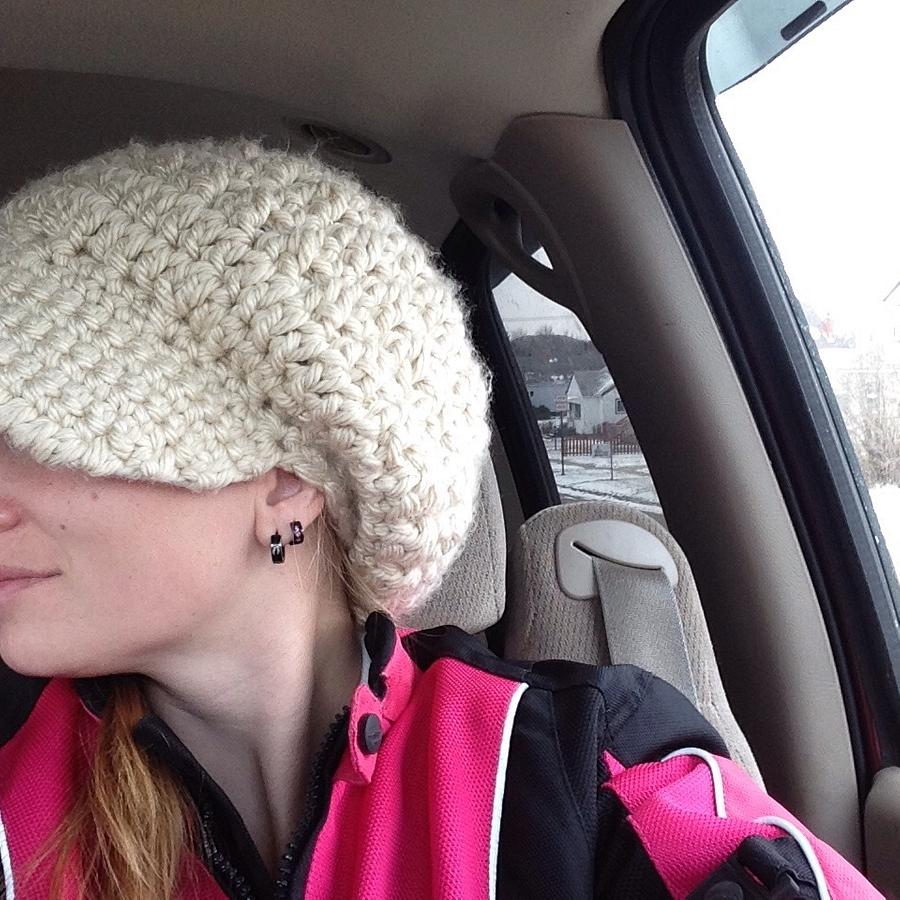 Extra slouchy hat with brim