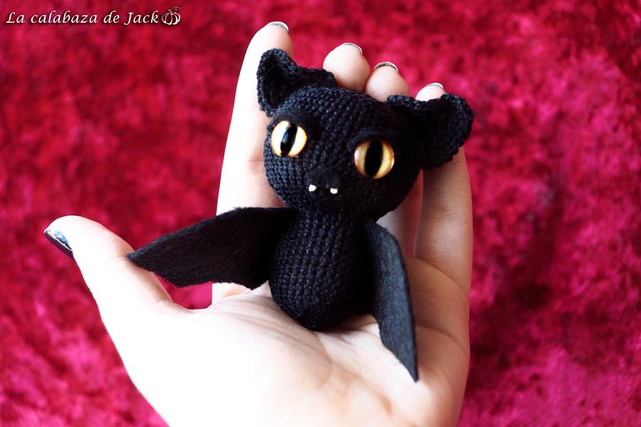 Bat Amigurumi - La Calabaza de Jack