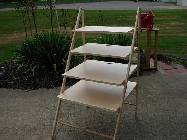 Display Rack - Woodworking Project by Jim Jakosh - Craftisian