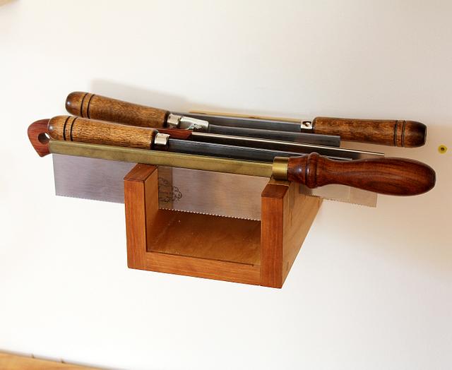 Small Saw Holder Woodworking Project by Norman Pirollo Craftisian