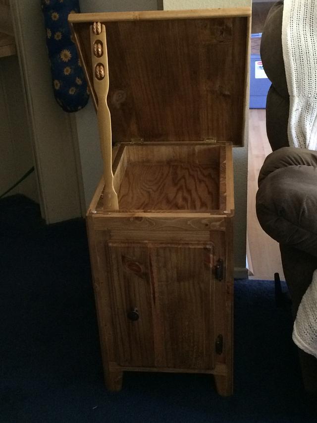 Knotty pine end-table - Woodworking Project by David - Craftisian