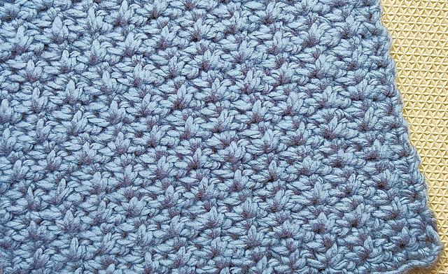 Super Easy and Quick Crochet Blanket Pattern With One Row Repeat ...