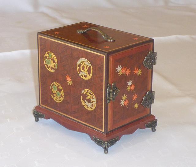 Japanese small chest Kodansu Woodworking Project by Madburg