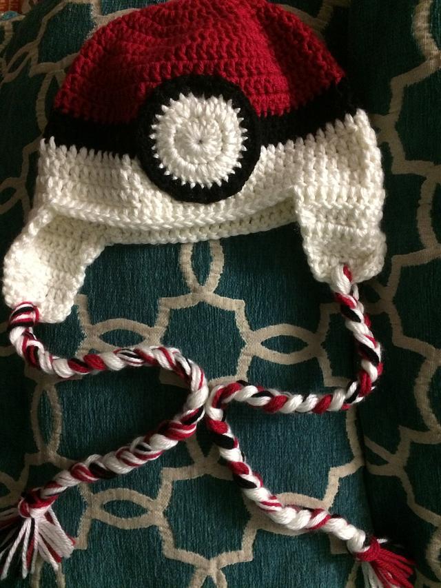 Pokeball Hat - Needleworking Project by MandaPanda - Craftisian