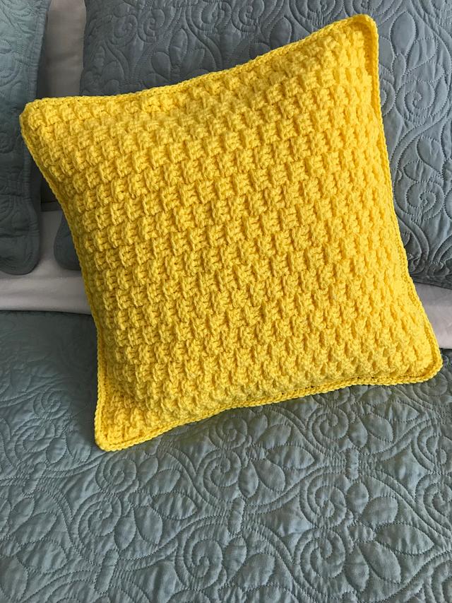 Crocheted pillow cover - Needleworking Project by Shirley - Craftisian