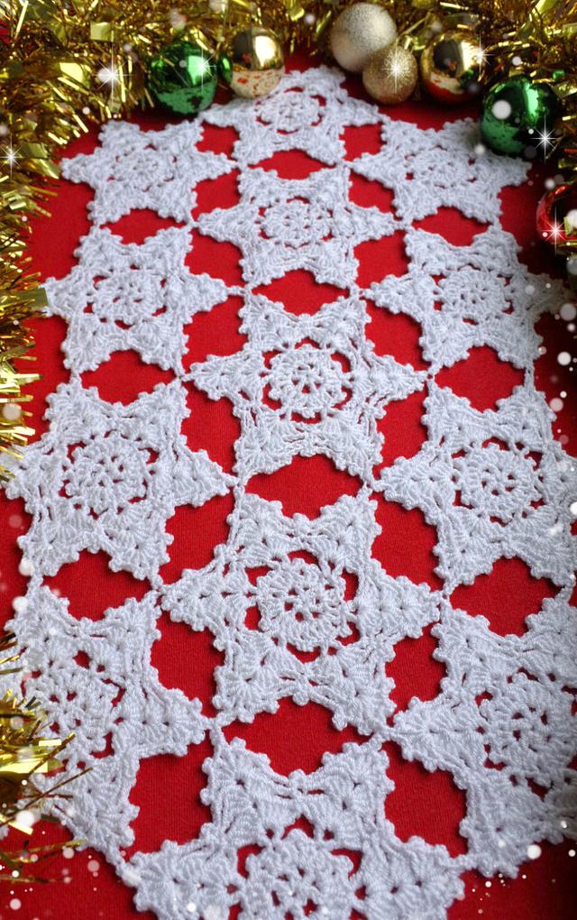 Crochet Snowflake Table Runner Needleworking Project by janegreen