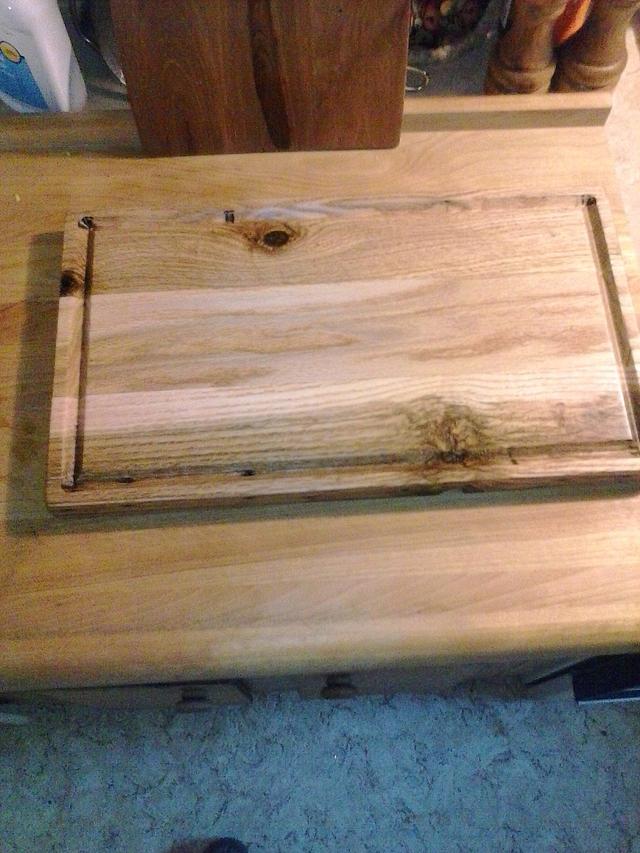 cutting board with a groove