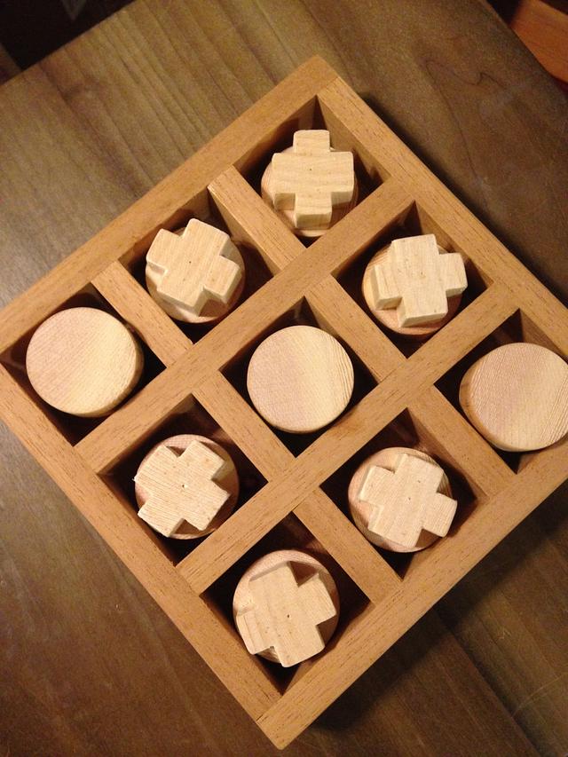 Tic Tac Toe game - Woodworking Project by David A Sylvester - Craftisian