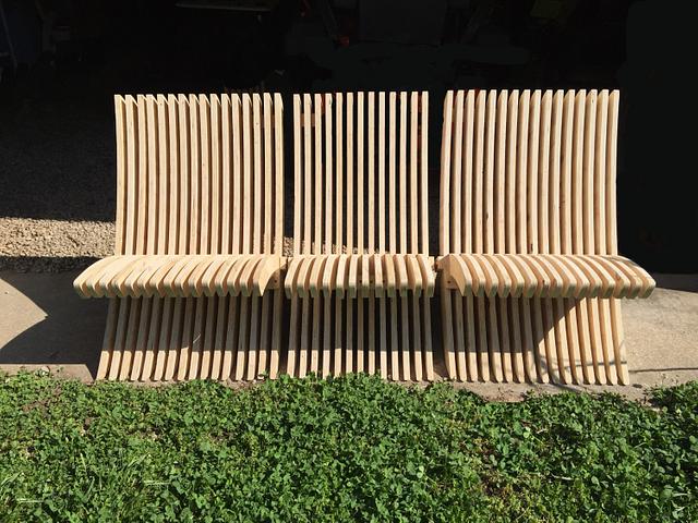 Scrapwood Rib modular bench that folds almost flat.