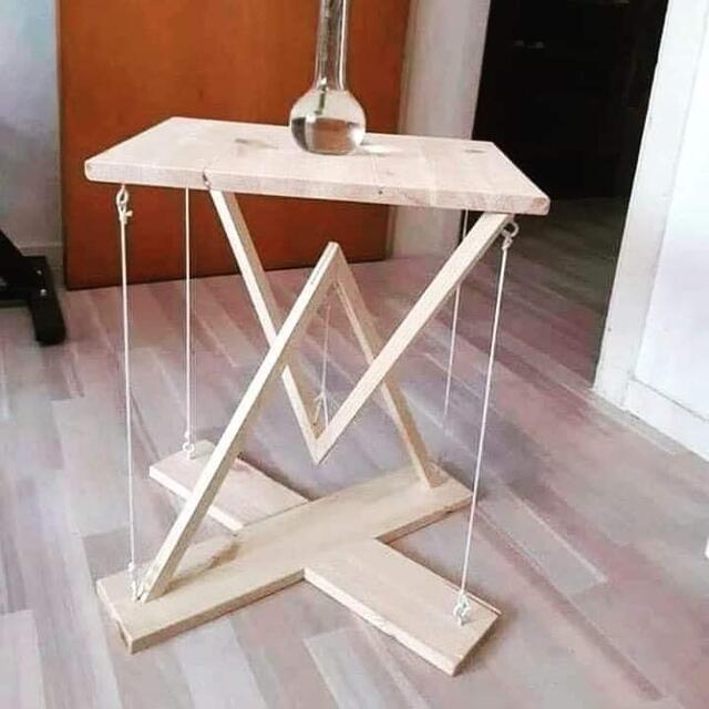 Gravity defying table 
