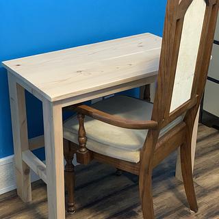 Small cedar desk - Woodworking Project by Sheri Noble, woodworking at it’s finest! Small cedar desk - Woodworking Project by Sheri Noble, woodworking at it’s finest!