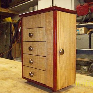 Curly Sassafras and Padauk Jewelry Box - Woodworking Project by Willie Curly Sassafras and Padauk Jewelry Box - Woodworking Project by Willie