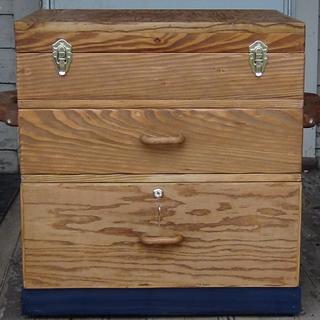 Pat's Tool Chest - Woodworking Project by Renee Turner Pat's Tool Chest - Woodworking Project by Renee Turner