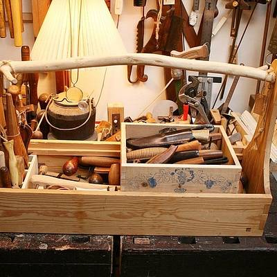 Hand cut box joints - a tool tote tray - Project by MaFe