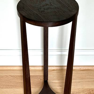Small Accent Table, Version 2 - Project by Roger Gaborski