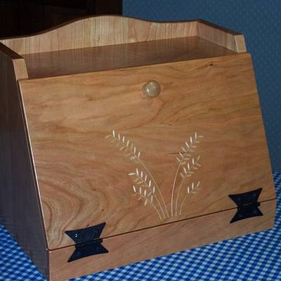Bread Box With A Touch Of Inlay - Project by ChuckV