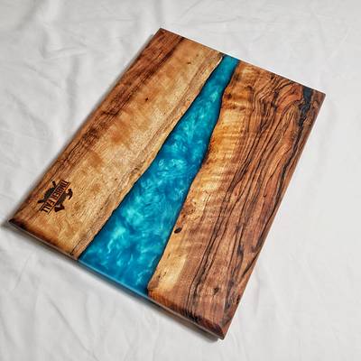 English walnut blue epoxy river charcuterie board - Project by Timberfallco