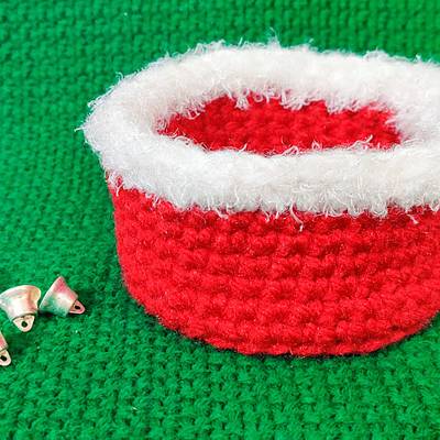 Crochet Christmas Gift Basket - Project by rajiscrafthobby