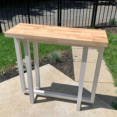 Simple but modern console table  - Project by StarsinicWoodworks