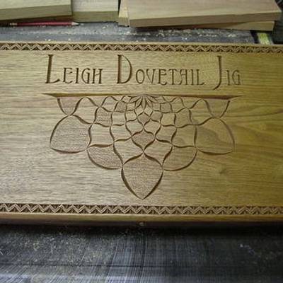 Leigh finger and dovetail jig box - Project by Roger Strautman
