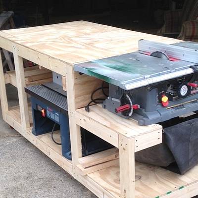Work bench - Project by Boone's Woodshed