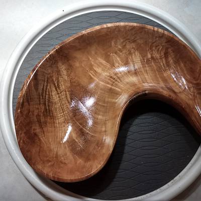 Freeform tiger maple bowl - Project by Mark Michaels
