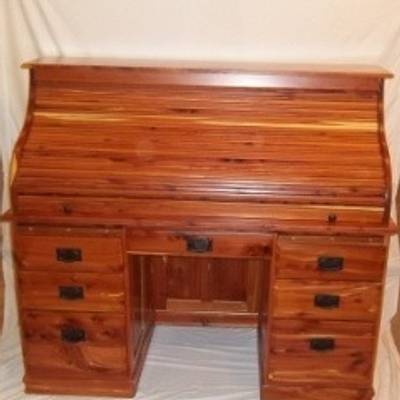 Cedar Roll top desk - Project by woodbutchersc