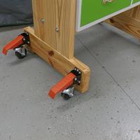 Mobile assembly table