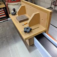 Table saw fence tenoning jig.