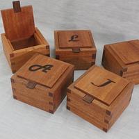 small tilt up lid boxes