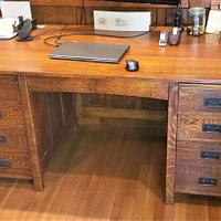 Arts and Crafts desk - Project by QSWO