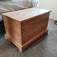 Blanket chest with sliding drawer