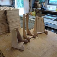 MUSICAL INSTRUMENTS STANDS