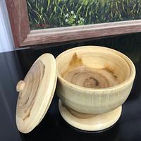 Lidded bowl
