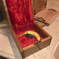 Guitar stand / Banana box  
