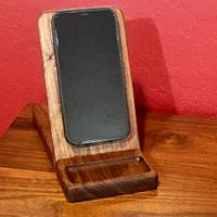 Bedside Phone Charging Station - Project by RyanGi