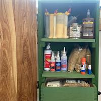 Glue cabinet