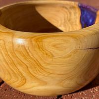 Juniper and resin bowl