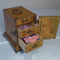 A small Japanese chest - Kodansu