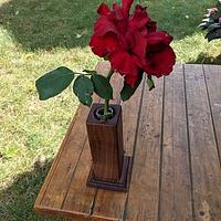 Bud Vase for Cancer Treatment Techs