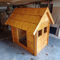 TRADITIONAL WOODEN HOUSE BUILDING