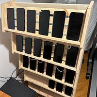 MOBILE PHONES STAND - Project by majuvla